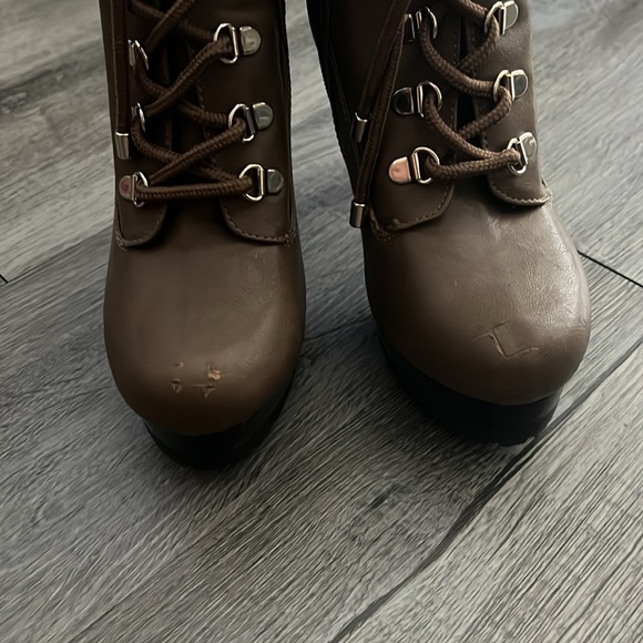 Jennifer Lopez Boot Heels - Picture 7 of 7